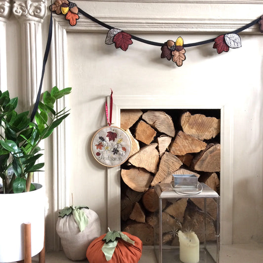 Embroidered autumn decorative hanging hoop